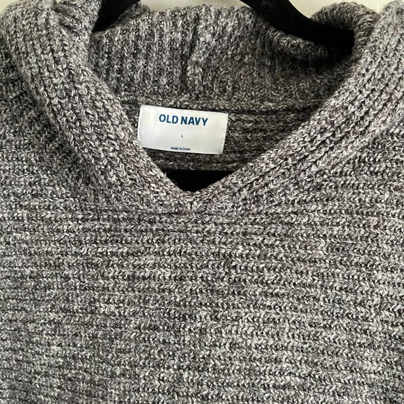 Old Navy Women's Oversized Hooded Sweater - Picture 3 of 4